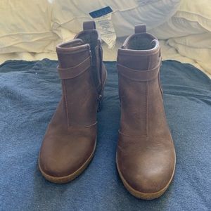 El Naturalista boots.